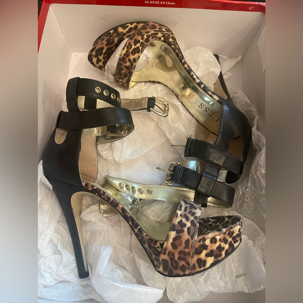 EUC. GUESS. GWKENEDY BLACK MULTI LEATHER